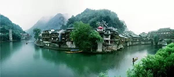 杭州大爷熔铜280吨,“重建”雷峰塔,1千年只腐蚀1毫米