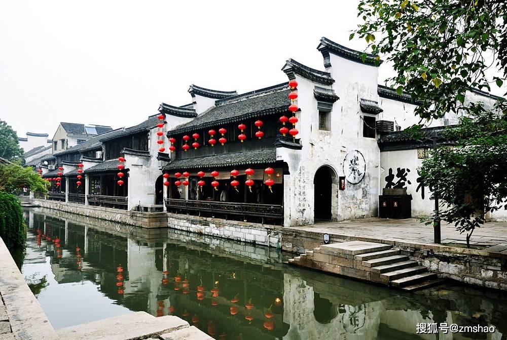 警察战僵尸无敌版